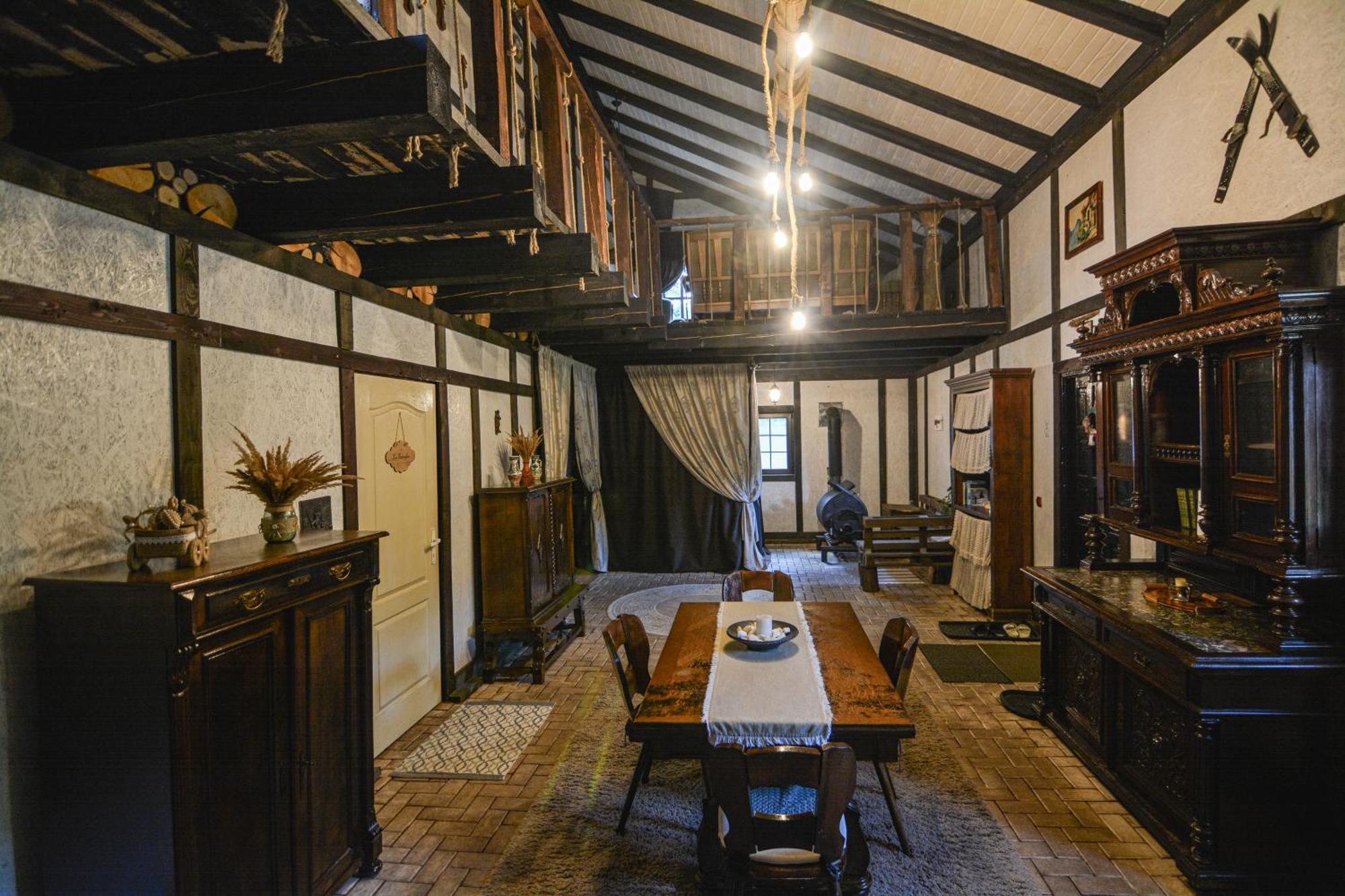 Camere De Inchiriat Pasi Liberi Tau Bistra Ngoại thất bức ảnh